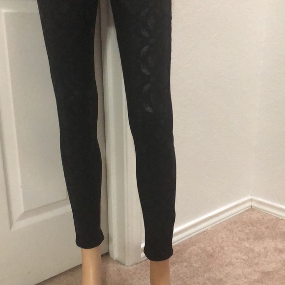 Tinseltown Jeans Tinseltown Black On Black Medaln Skinny Poshmark